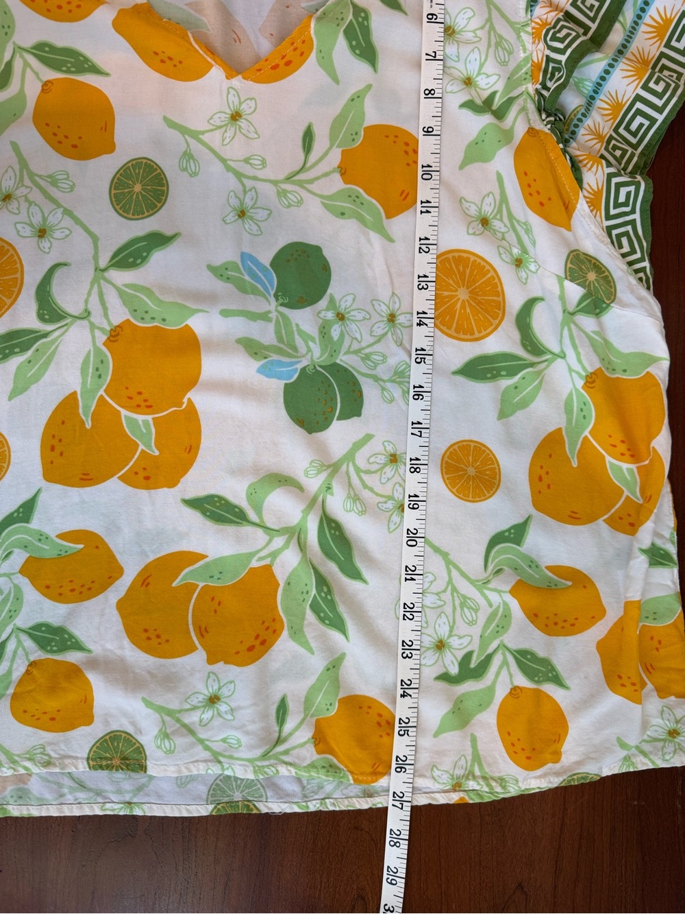 Rachel Zoe White Lemon-Print V-Neck Ruffle Sleeve Blouse 🌿🍋 Size 2X - Picture 6 of 8